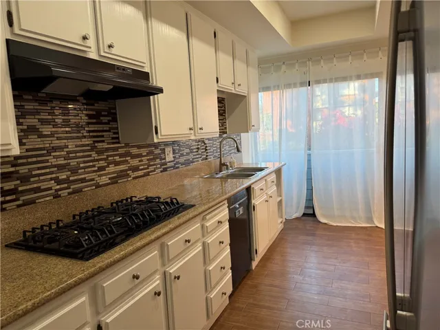 5841 Etiwanda Avenue, Tarzana, California 91356