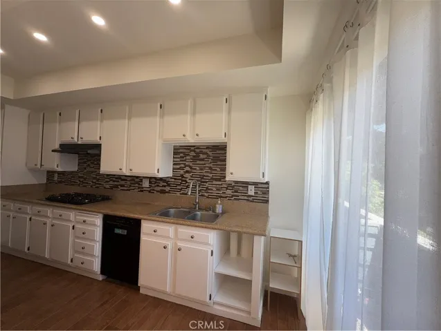 5841 Etiwanda Avenue, Tarzana, California 91356