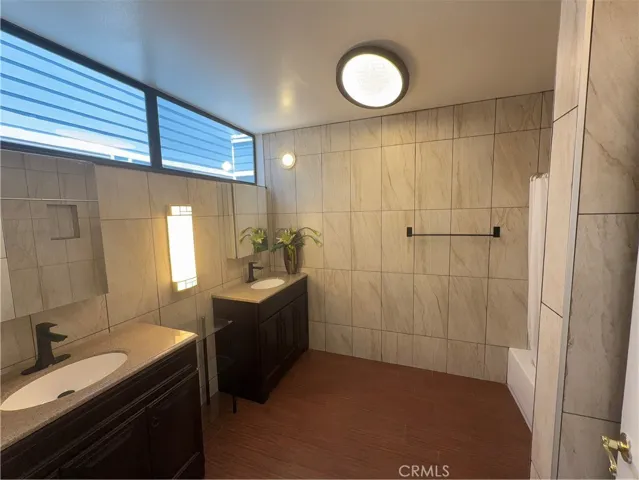 5841 Etiwanda Avenue, Tarzana, California 91356