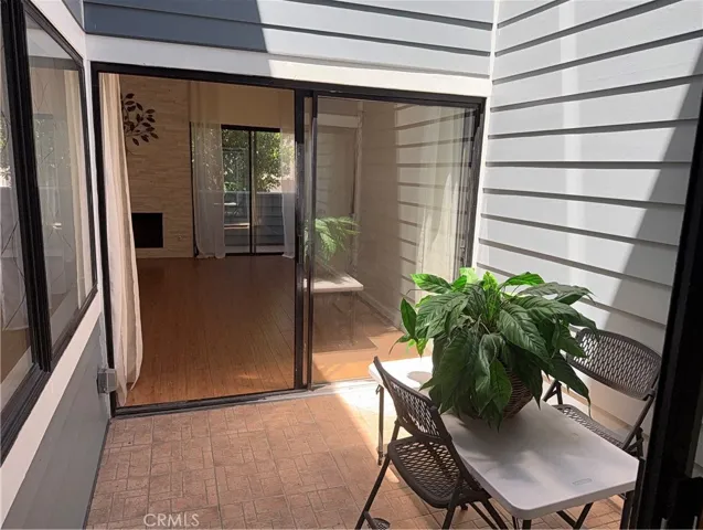 5841 Etiwanda Avenue, Tarzana, California 91356