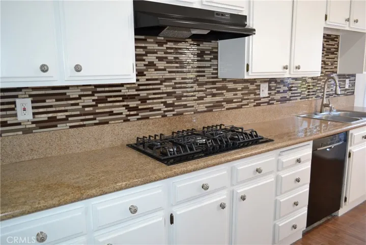 5841 Etiwanda Avenue, Tarzana, California 91356