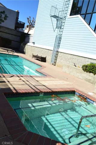 5841 Etiwanda Avenue, Tarzana, California 91356