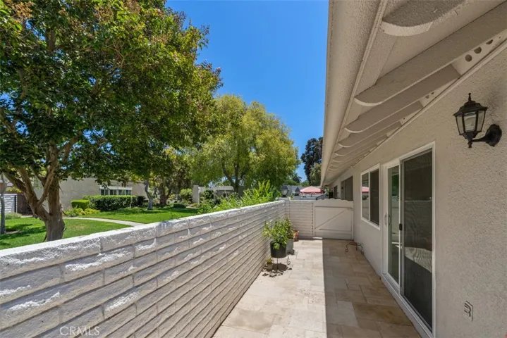 2046 Via Mariposa E P, Laguna Woods, California 92637