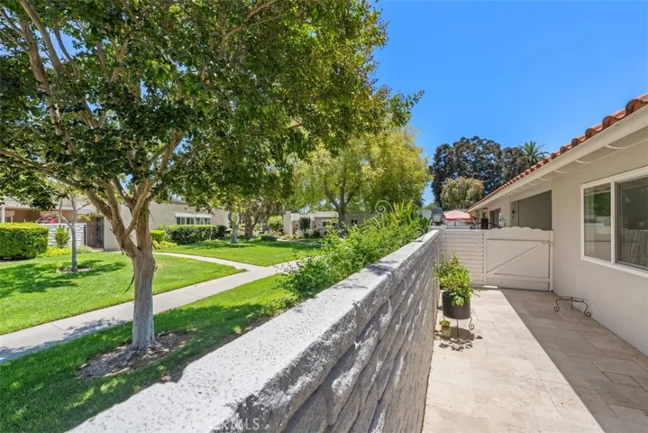 2046 Via Mariposa E P, Laguna Woods, California 92637