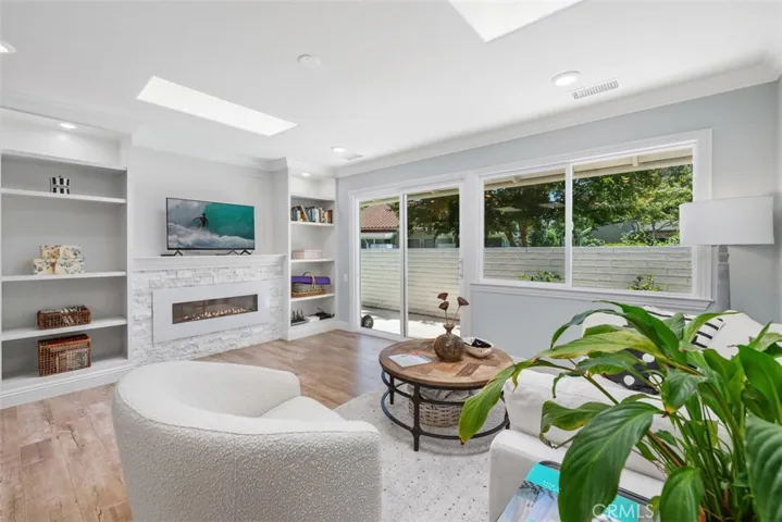 2046 Via Mariposa E P, Laguna Woods, California 92637