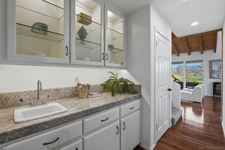 4165 Manchester Ave, Encinitas, California 92024
