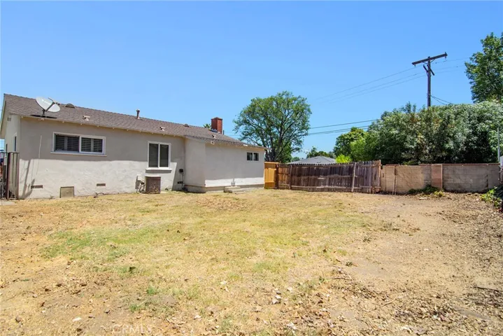 22602 Victory Boulevard, Woodland Hills, California 91367