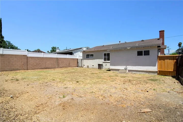 22602 Victory Boulevard, Woodland Hills, California 91367