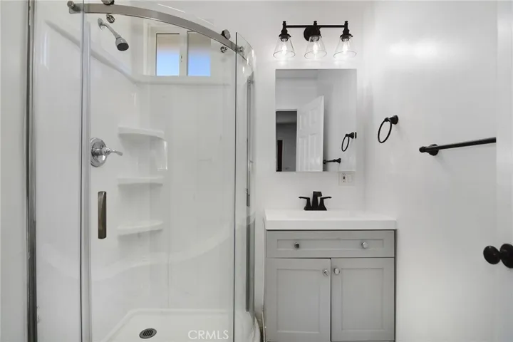 22602 Victory Boulevard, Woodland Hills, California 91367