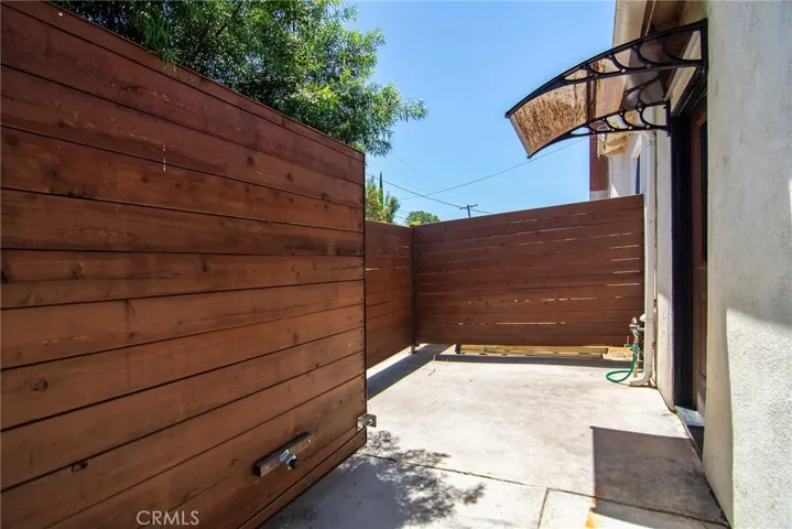 22602 Victory Boulevard, Woodland Hills, California 91367