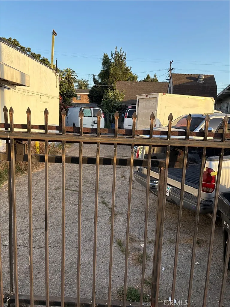 618 W Florence, Los Angeles, California 90044 — photo 5