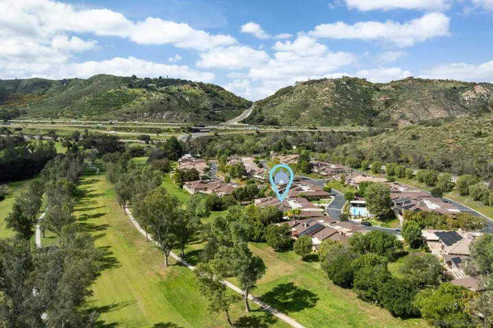 8647 Circle R Valley, Escondido, California 92026