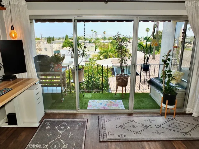 372 Carroll Park E E 406, Long Beach, California 90814