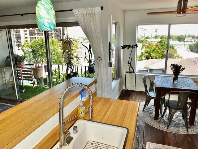372 Carroll Park E E 406, Long Beach, California 90814