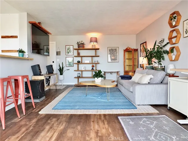 372 Carroll Park E E 406, Long Beach, California 90814