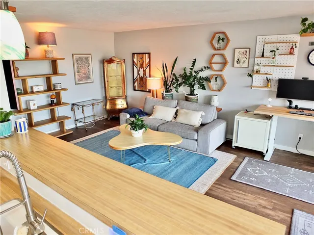 372 Carroll Park E E 406, Long Beach, California 90814