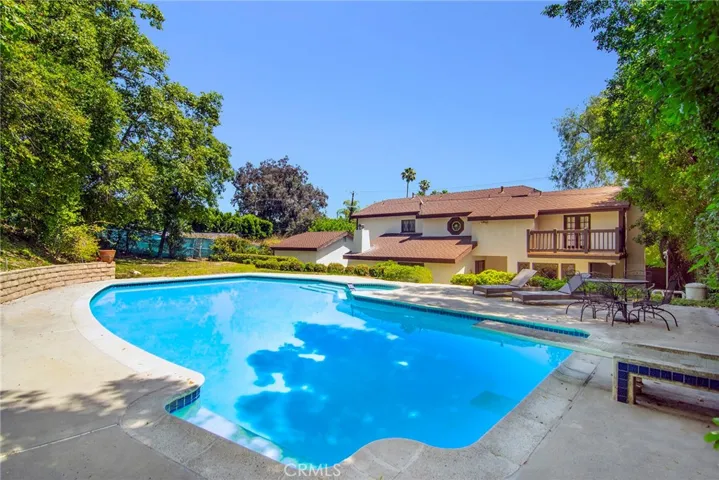 5515 Shirley Avenue, Tarzana, California 91356