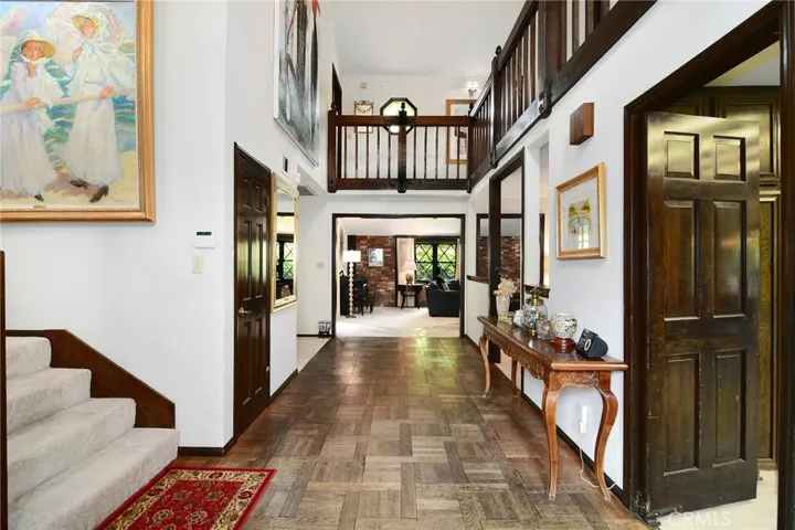 5515 Shirley Avenue, Tarzana, California 91356
