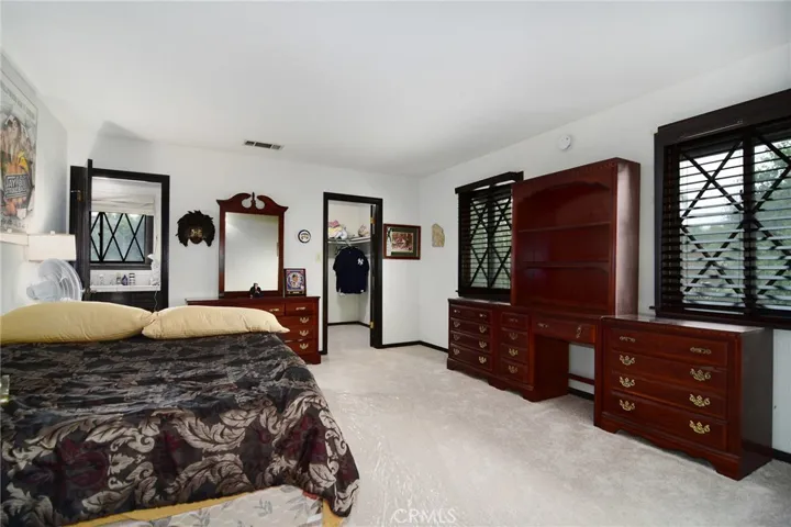 5515 Shirley Avenue, Tarzana, California 91356