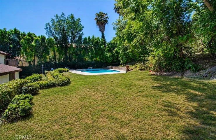 5515 Shirley Avenue, Tarzana, California 91356