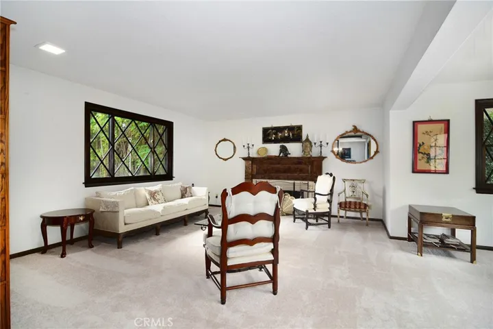 5515 Shirley Avenue, Tarzana, California 91356