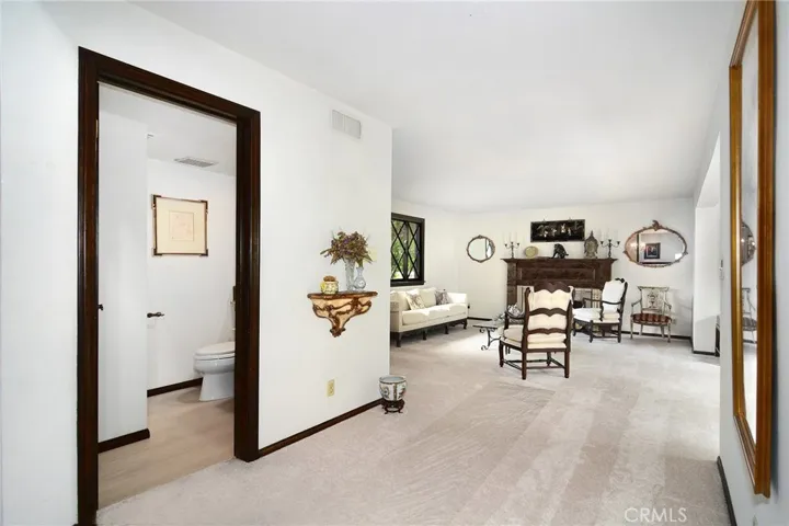 5515 Shirley Avenue, Tarzana, California 91356