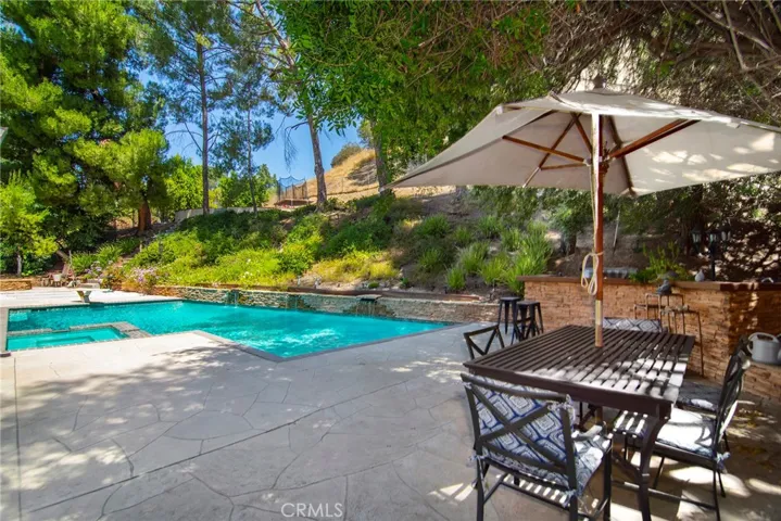 19611 Rosita Street, Tarzana, California 91356