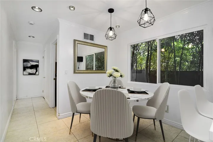 19611 Rosita Street, Tarzana, California 91356