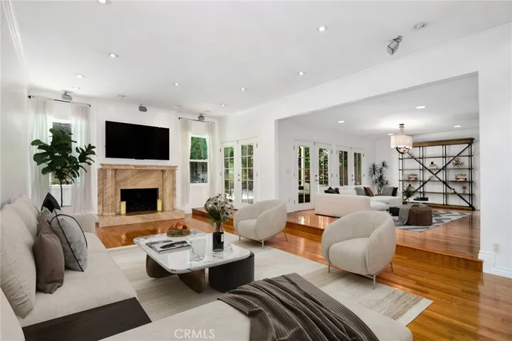 19611 Rosita Street, Tarzana, California 91356