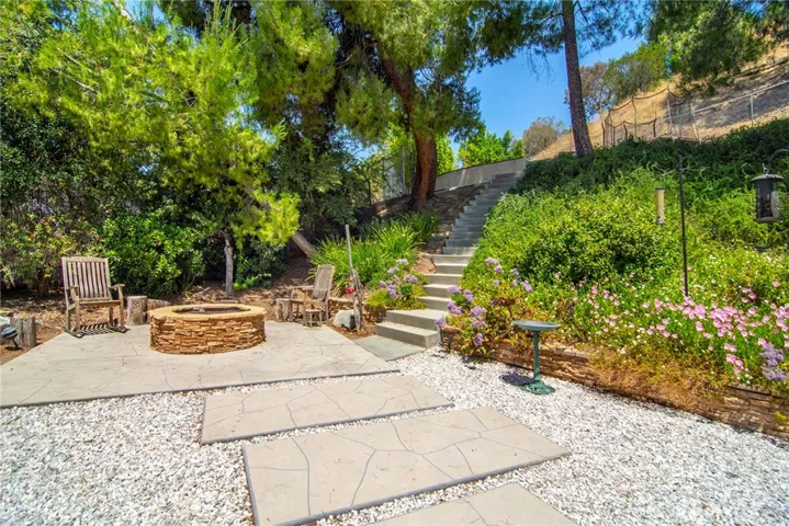 19611 Rosita Street, Tarzana, California 91356