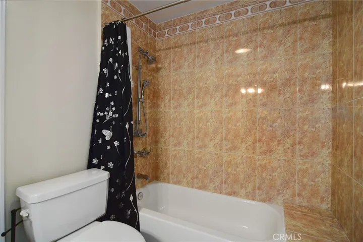 19611 Rosita Street, Tarzana, California 91356