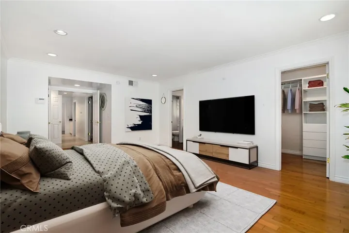 19611 Rosita Street, Tarzana, California 91356