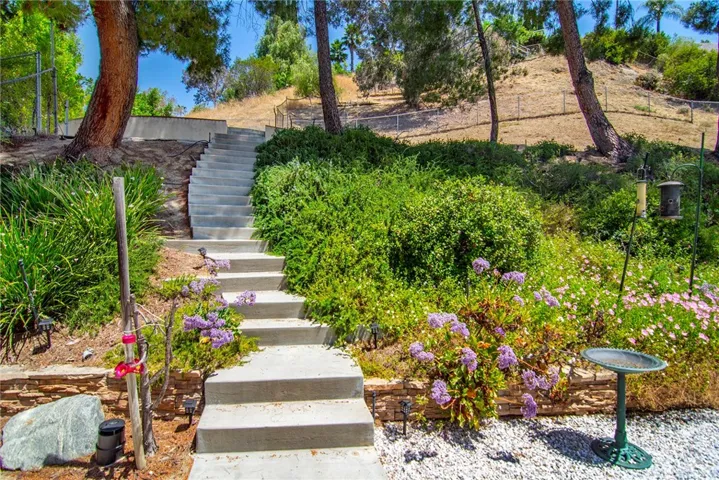 19611 Rosita Street, Tarzana, California 91356