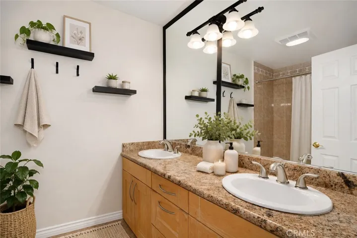 19611 Rosita Street, Tarzana, California 91356