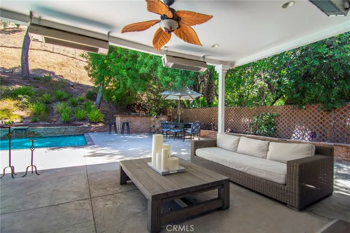 19611 Rosita Street, Tarzana, California 91356
