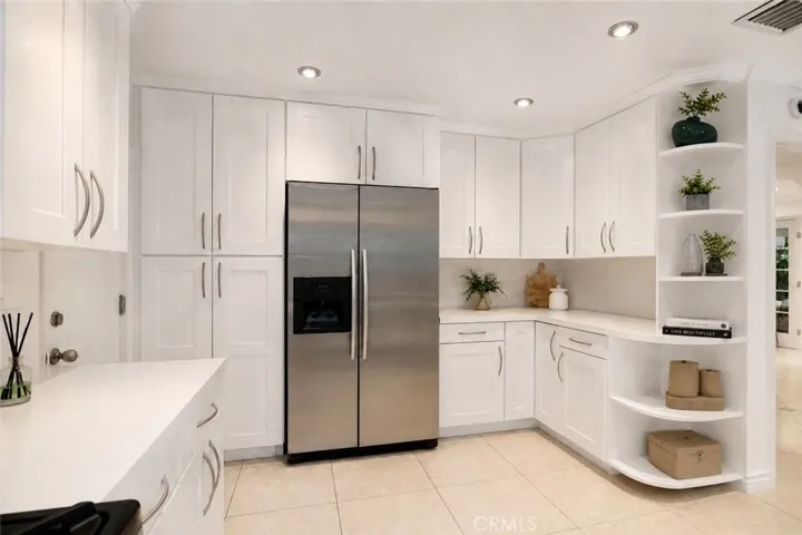 19611 Rosita Street, Tarzana, California 91356