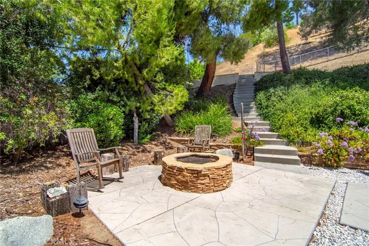 19611 Rosita Street, Tarzana, California 91356