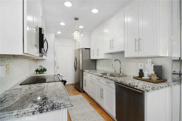 5400 Lindley Avenue 101, Encino, California 91316
