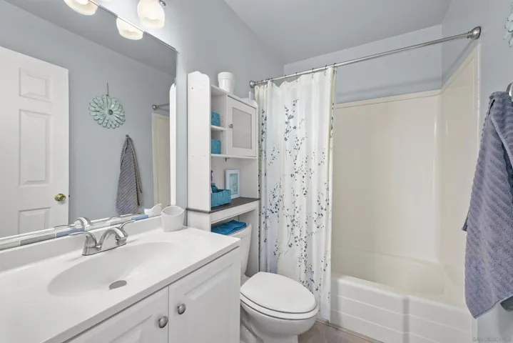 Full bath-Hallway