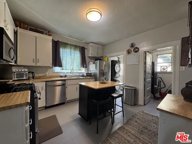 3225 Market Street, Oakland, California 94608