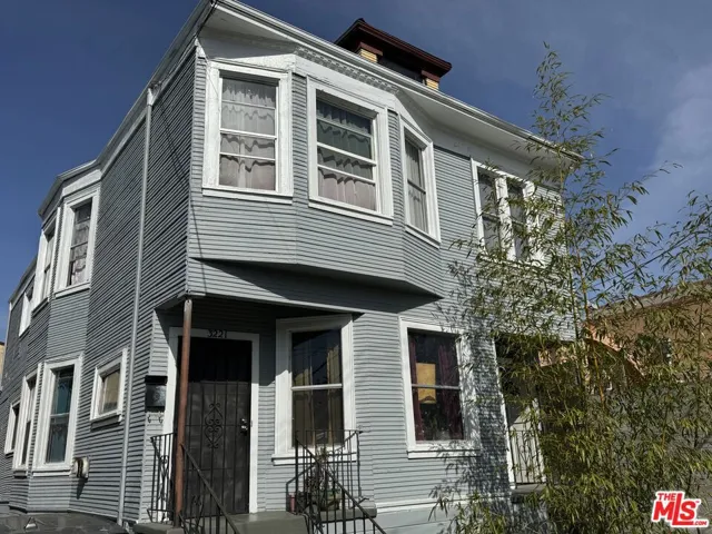 3225 Market Street, Oakland, California 94608
