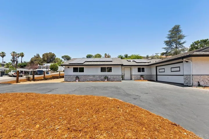 12172 Gay Rio Drive, Lakeside, California 92040