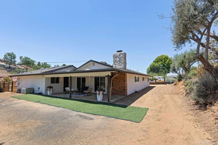 12172 Gay Rio Drive, Lakeside, California 92040