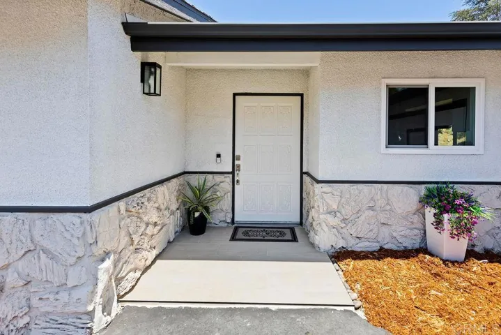 12172 Gay Rio Drive, Lakeside, California 92040