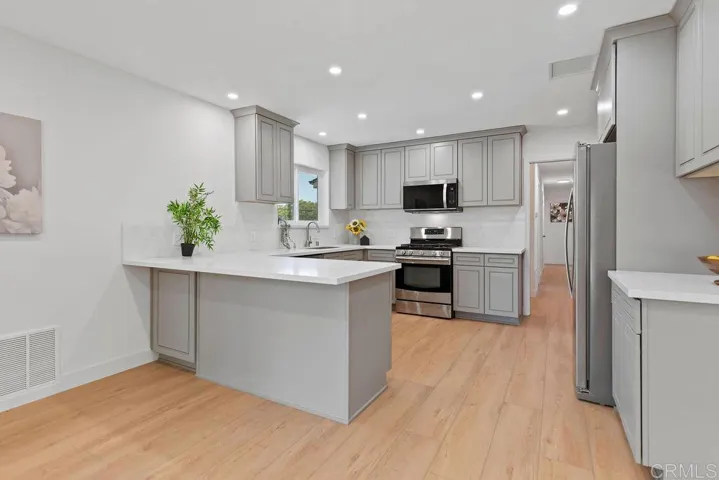 12172 Gay Rio Drive, Lakeside, California 92040