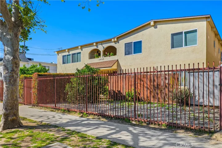 5923 Woodman Avenue, Valley Glen, California 91401