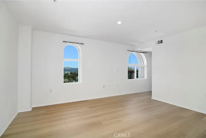 124 W Colorado 502, Glendale, California 91204