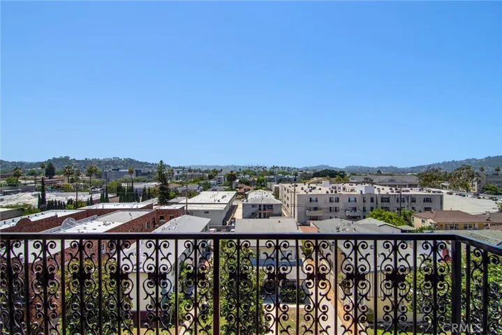124 W Colorado 502, Glendale, California 91204