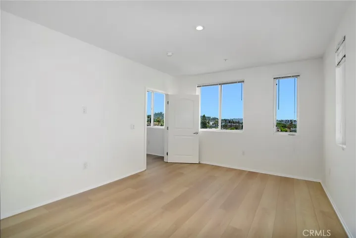 124 W Colorado 502, Glendale, California 91204