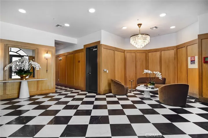 124 W Colorado 502, Glendale, California 91204